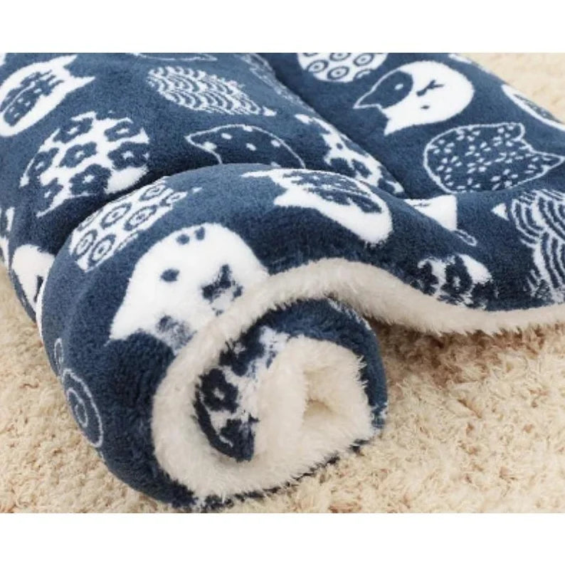 Pet Sleeping Mat Dog Bed Cat Bed Soft Hair Thickened Blanket Pad Fleece Home Washable Warm Bear Pattern Blanket Pet Supplies