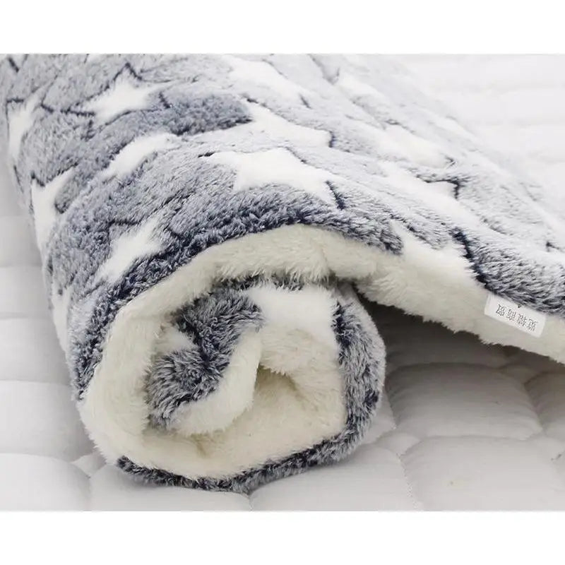 Pet Sleeping Mat Dog Bed Cat Bed Soft Hair Thickened Blanket Pad Fleece Home Washable Warm Bear Pattern Blanket Pet Supplies